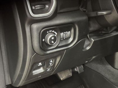 2022 RAM 1500 Laramie Crew Cab 4x4 5'7" Box