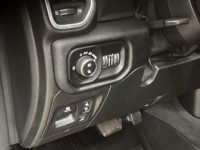 2022 RAM 1500 Laramie Crew Cab 4x4 5'7" Box