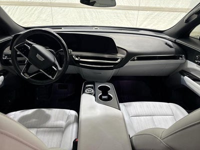 2024 Cadillac LYRIQ Luxury 2