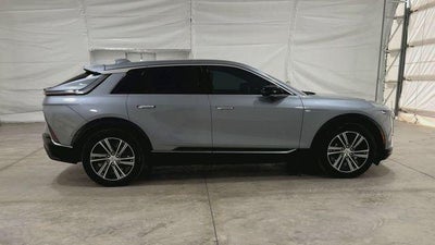 2024 Cadillac LYRIQ Luxury 2